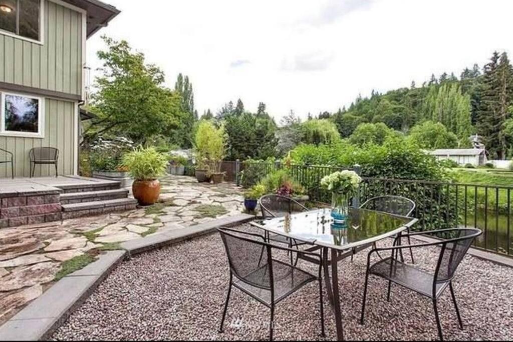 Bothell River House エクステリア 写真